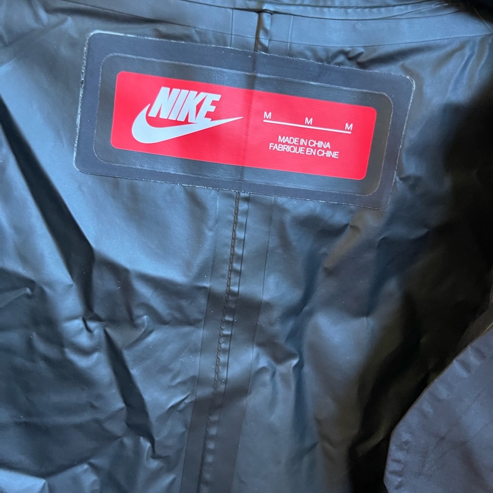 Nike Light Weight Women's Hooded Rain  Jacket M Black - Picture 8 of 16